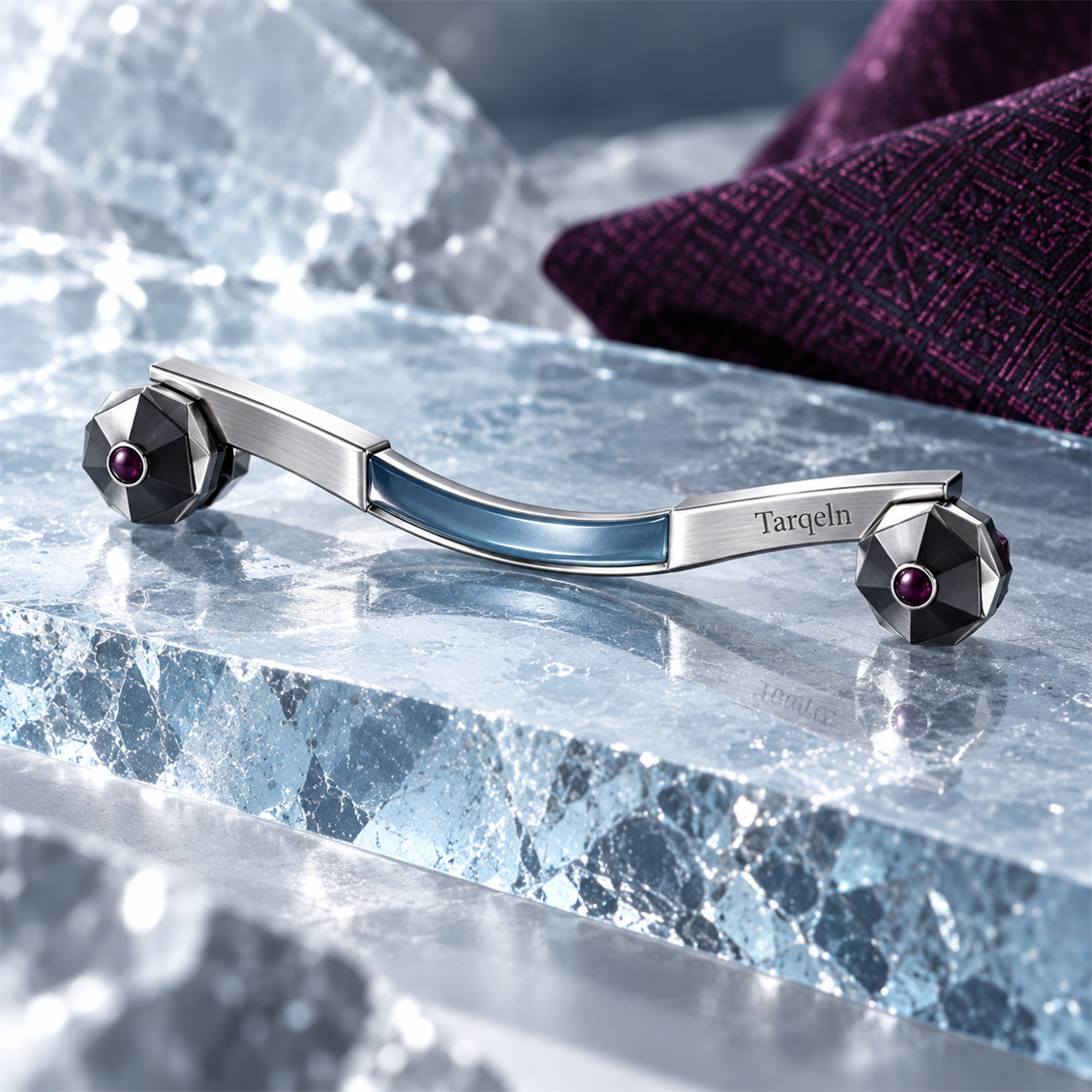 Tarqeln Crystal Arc Collar Bar